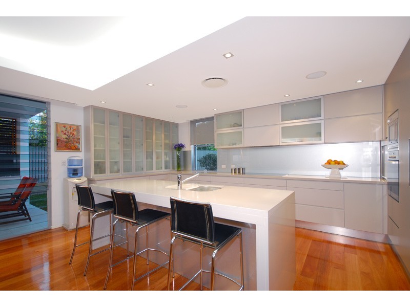 11 Crucis Street, Coorparoo QLD 4151