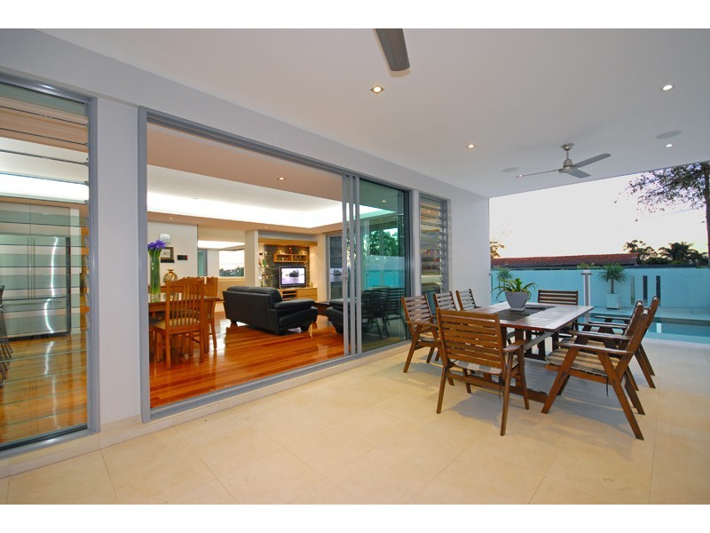 11 Crucis Street, Coorparoo QLD 4151