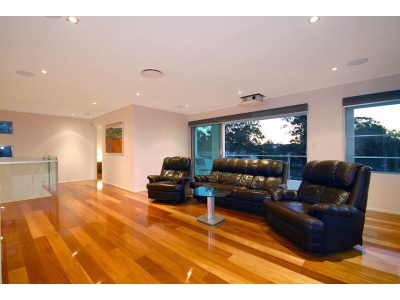 11 Crucis Street, Coorparoo QLD 4151