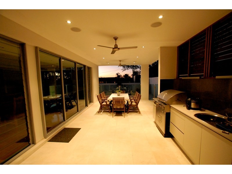 11 Crucis Street, Coorparoo QLD 4151