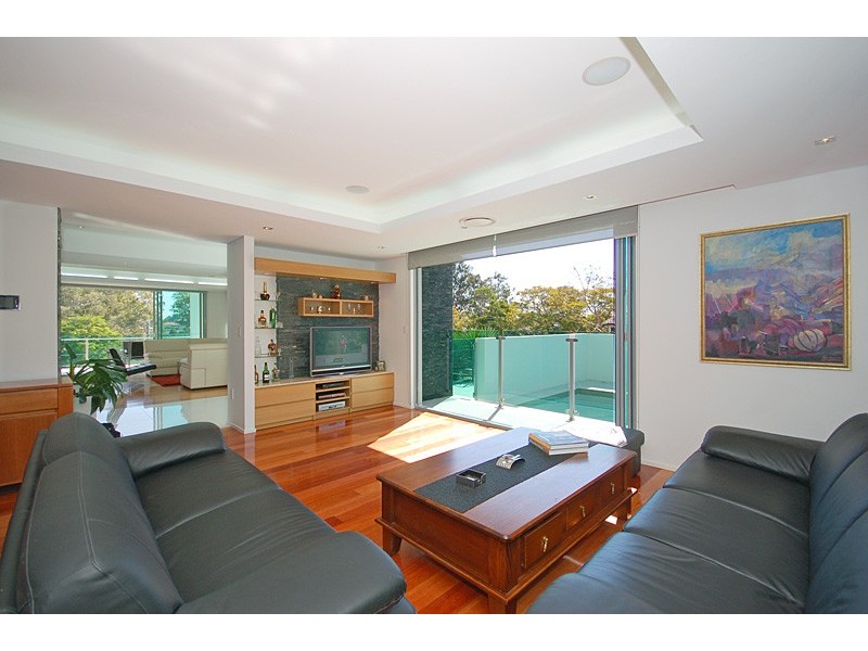 11 Crucis Street, Coorparoo QLD 4151