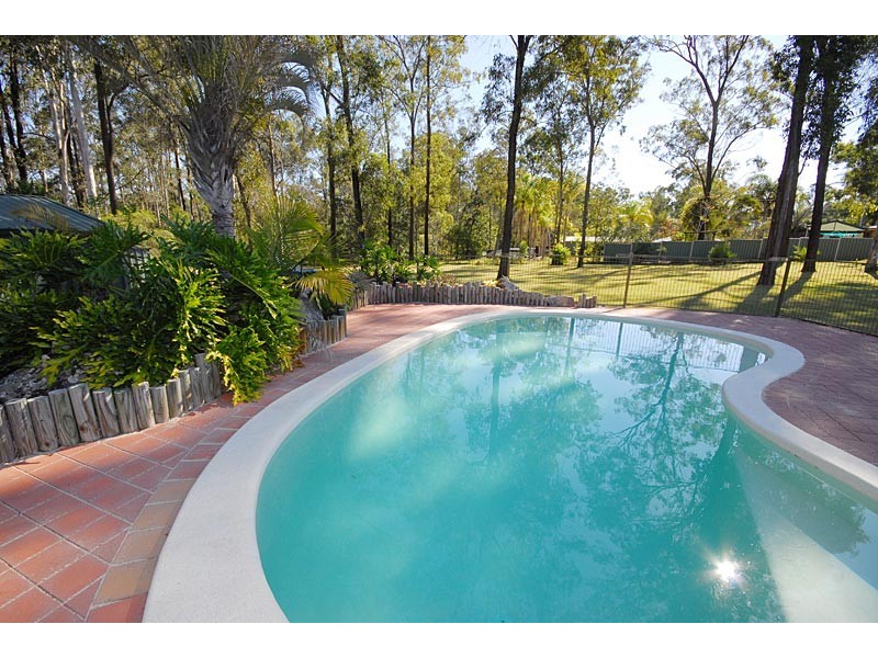 10  Kensington Drive, Munruben QLD 4125