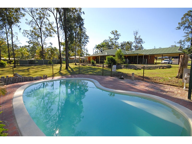 10  Kensington Drive, Munruben QLD 4125