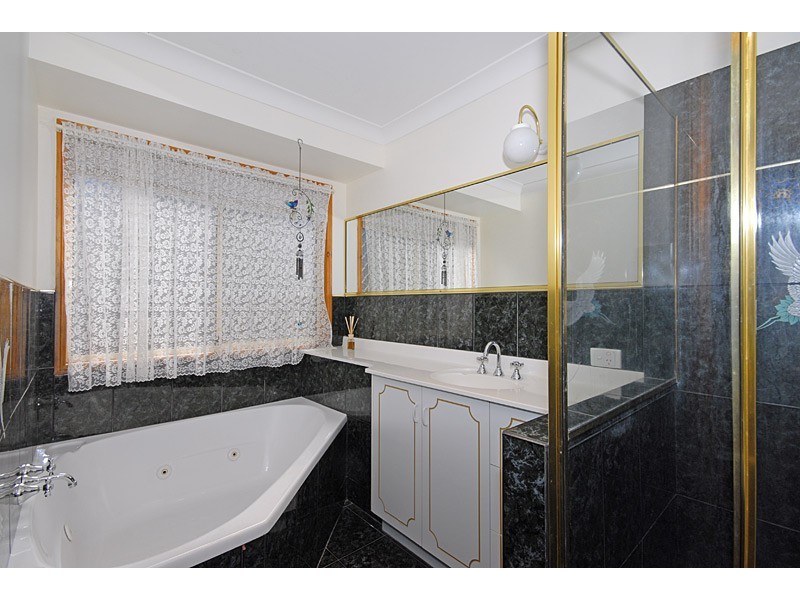 10  Kensington Drive, Munruben QLD 4125