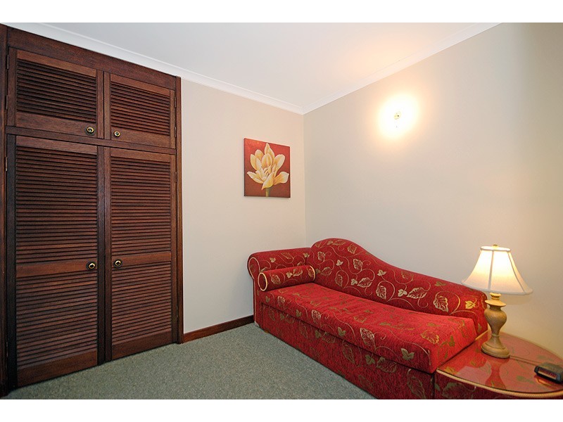 13 Dalton Street, Yeronga QLD 4104