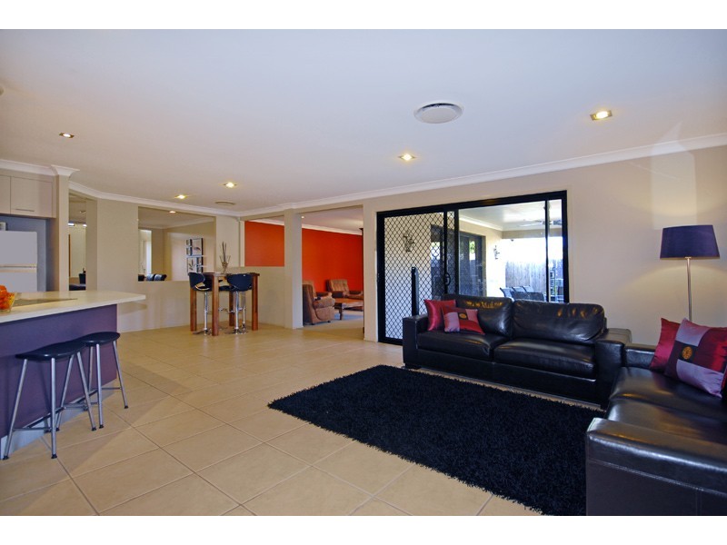 19 Watarrka Drive, Parkinson QLD 4115