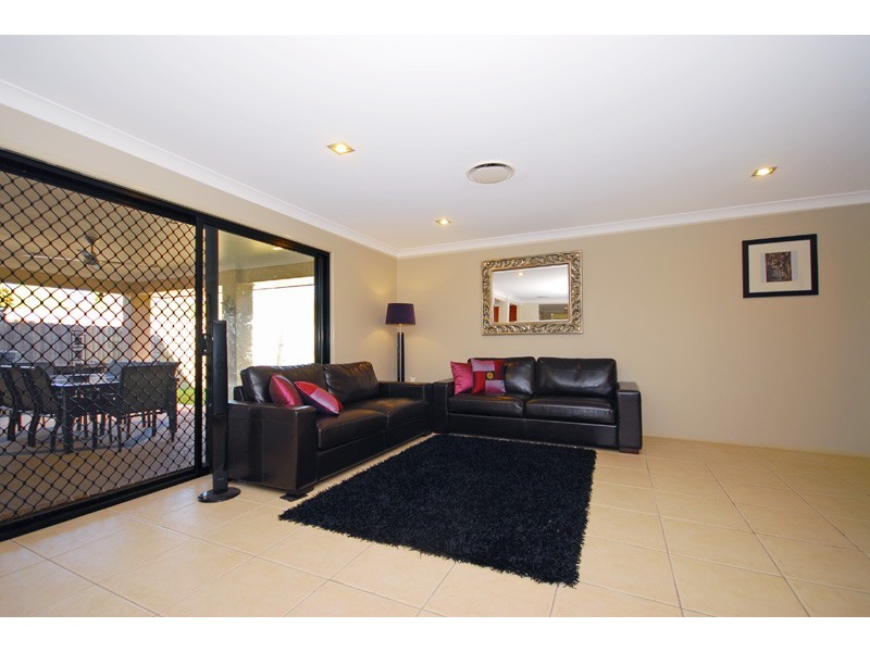 19 Watarrka Drive, Parkinson QLD 4115