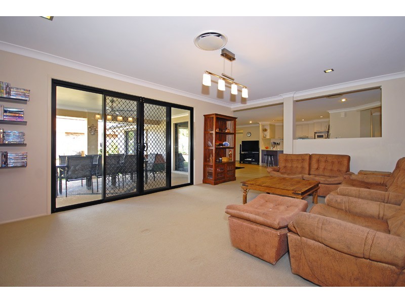 19 Watarrka Drive, Parkinson QLD 4115