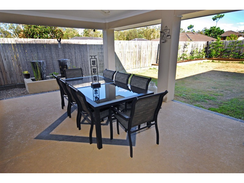 19 Watarrka Drive, Parkinson QLD 4115