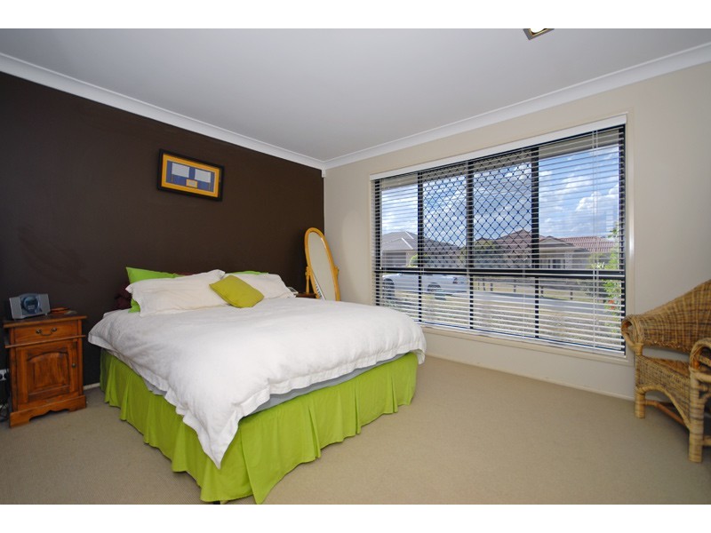 19 Watarrka Drive, Parkinson QLD 4115