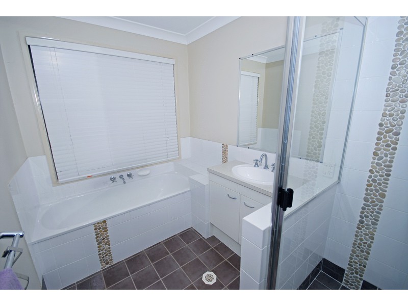 19 Watarrka Drive, Parkinson QLD 4115