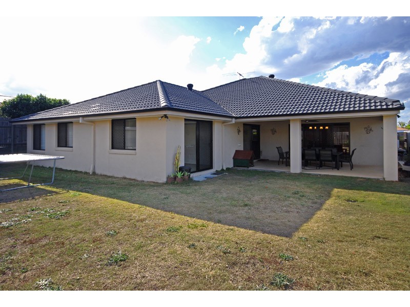 19 Watarrka Drive, Parkinson QLD 4115