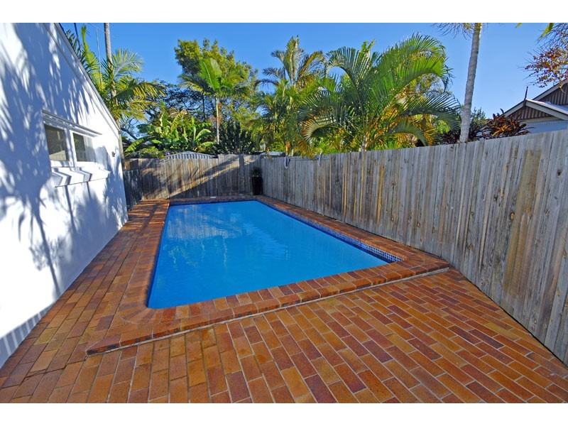 8 Oriana Crescent, Yeronga QLD 4104