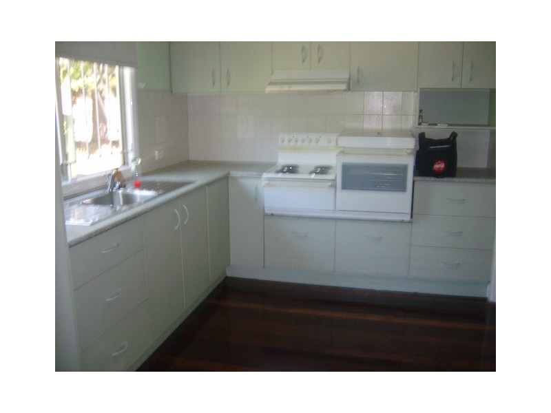 32 Hamilton Road, Moorooka QLD 4105