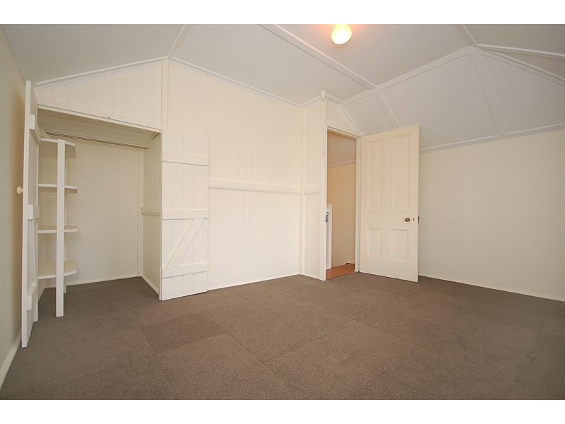 27 Mackie Street West, Moorooka QLD 4105