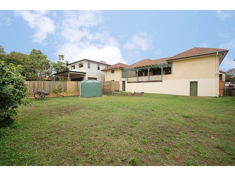 27 Mackie Street West, Moorooka QLD 4105