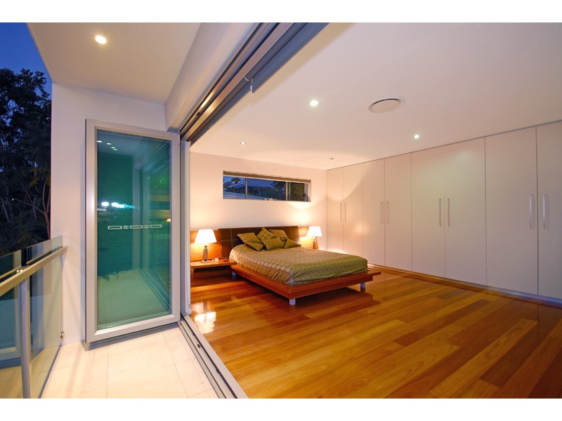 11 Crucis Street, Coorparoo QLD 4151