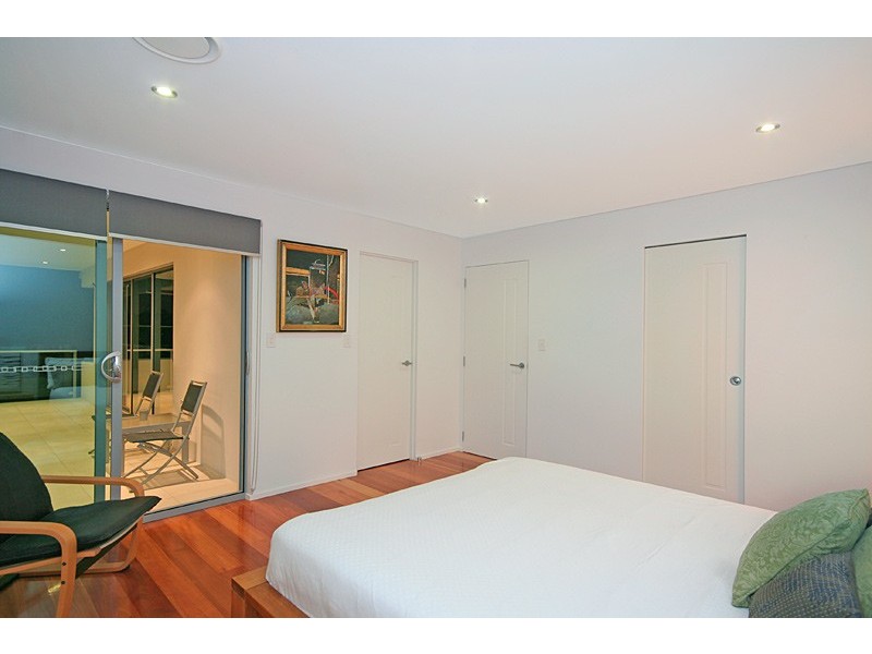 11 Crucis Street, Coorparoo QLD 4151