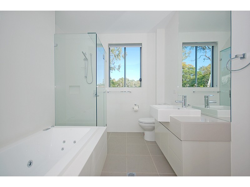 11 Crucis Street, Coorparoo QLD 4151