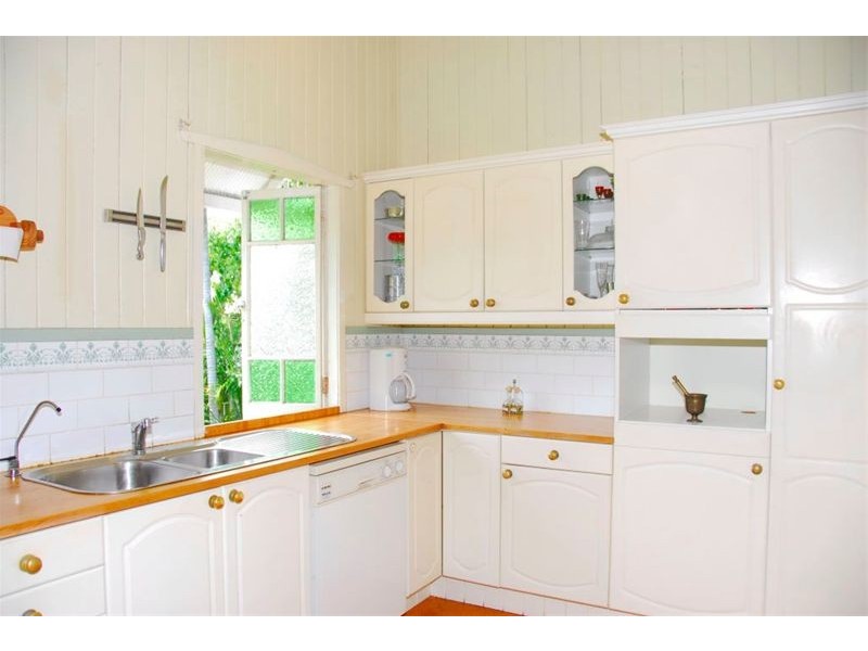 11 Violet Street, Yeronga QLD 4104