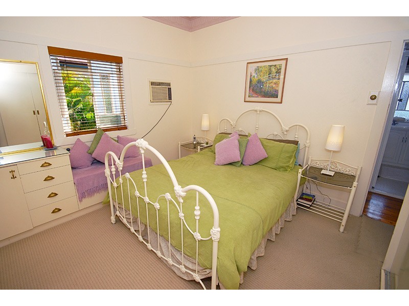 1  Laura Street, Tarragindi QLD 4121