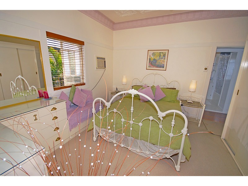 1  Laura Street, Tarragindi QLD 4121