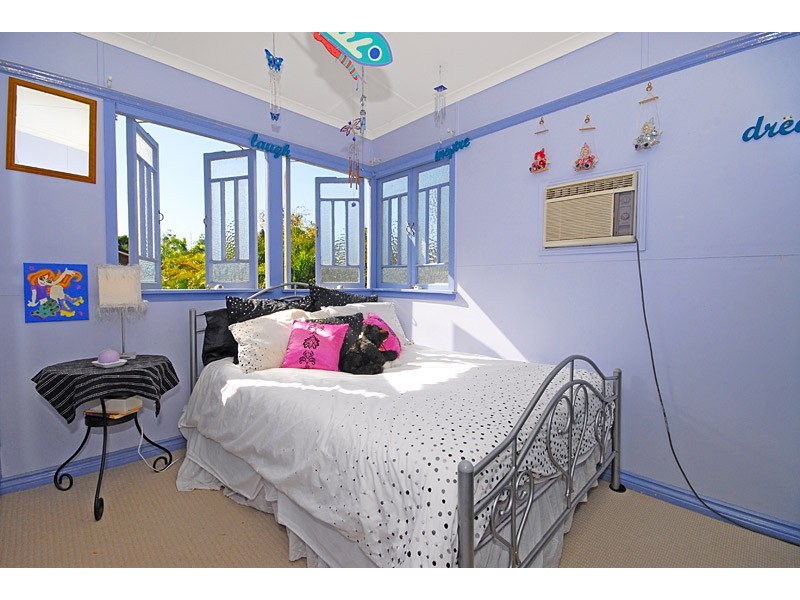 1  Laura Street, Tarragindi QLD 4121