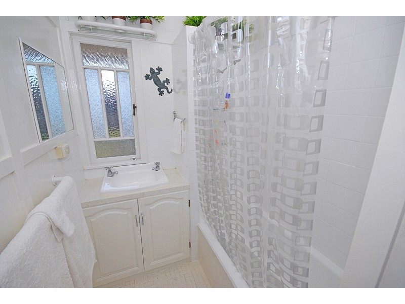 1  Laura Street, Tarragindi QLD 4121