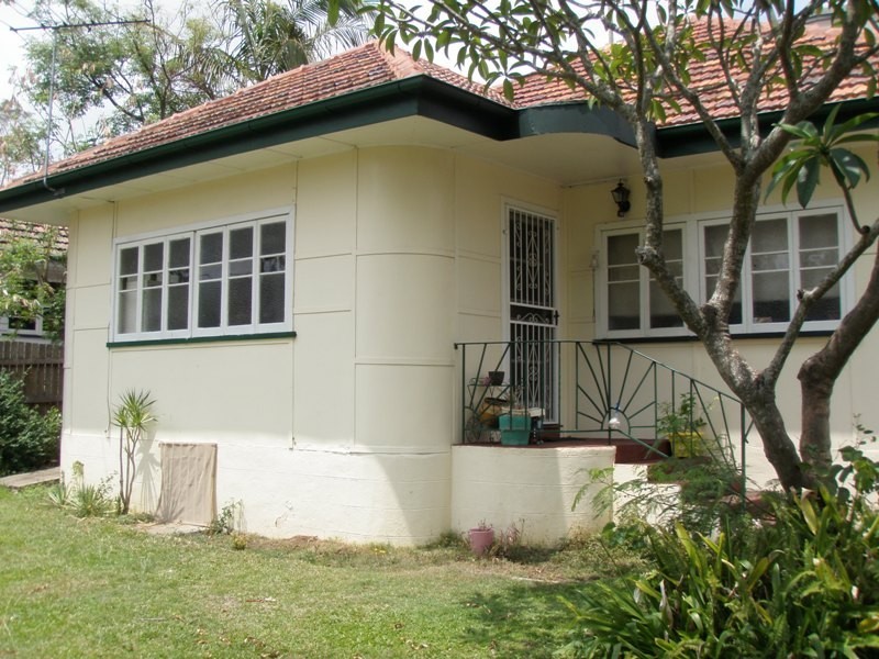 845 LOGAN ROAD, Holland Park West QLD 4121