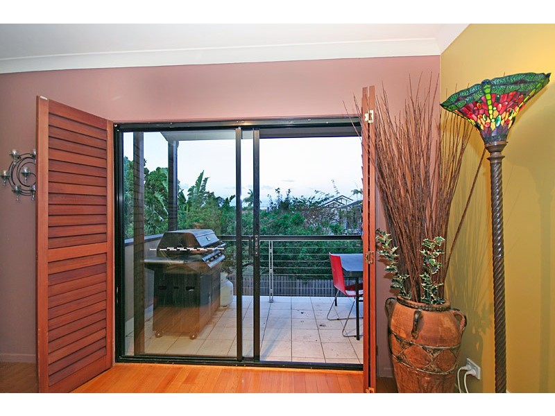 13/11  Cardross Street, Yeerongpilly QLD 4105