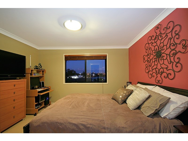 13/11  Cardross Street, Yeerongpilly QLD 4105