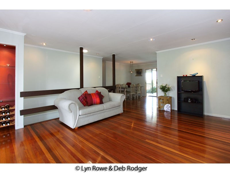 102 Fegen Drive, Moorooka QLD 4105