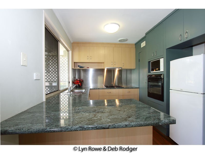 102 Fegen Drive, Moorooka QLD 4105