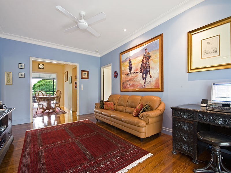 23 Elgar Street, Holland Park QLD 4121