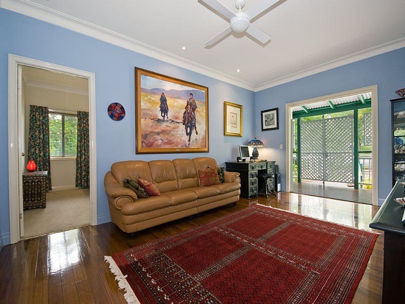 23 Elgar Street, Holland Park QLD 4121