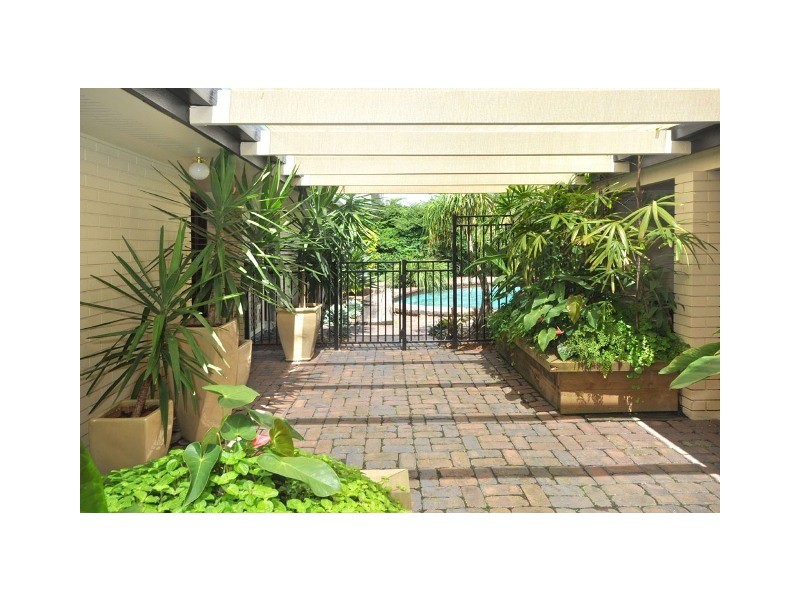 6  Akora Street, Macgregor QLD 4109