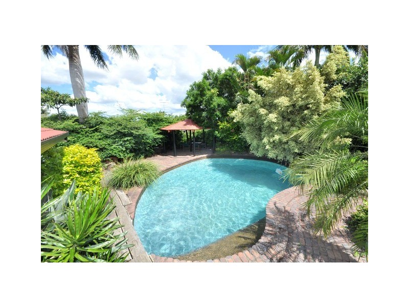 6  Akora Street, Macgregor QLD 4109