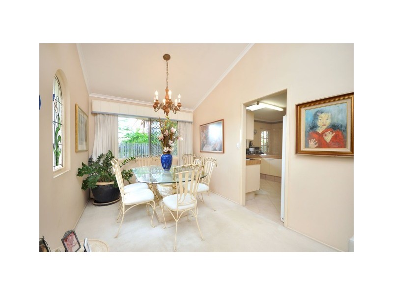 6  Akora Street, Macgregor QLD 4109