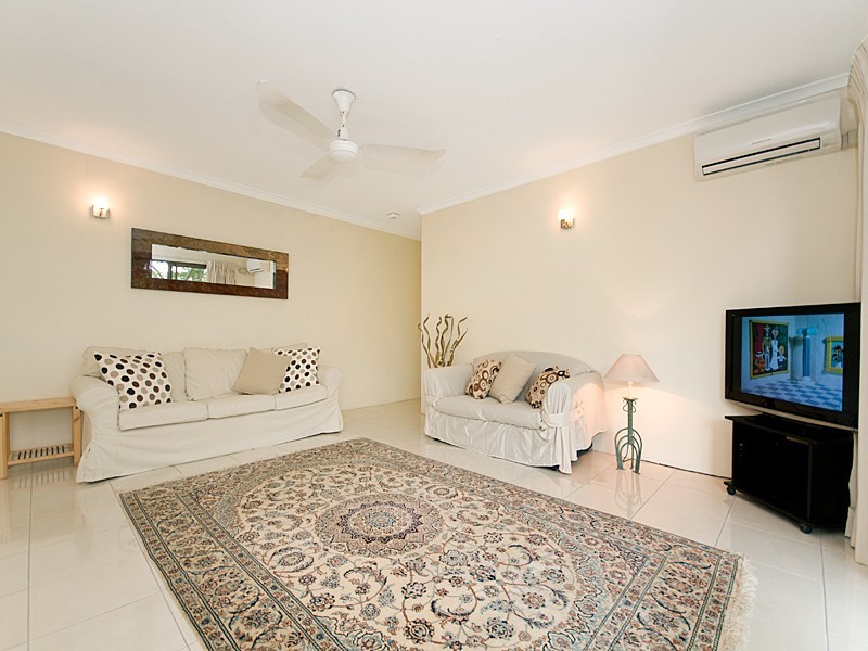 2/55 Bellevue Terrace, St Lucia QLD 4067