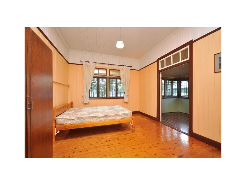 21 Wingarra Street, Yeerongpilly QLD 4105