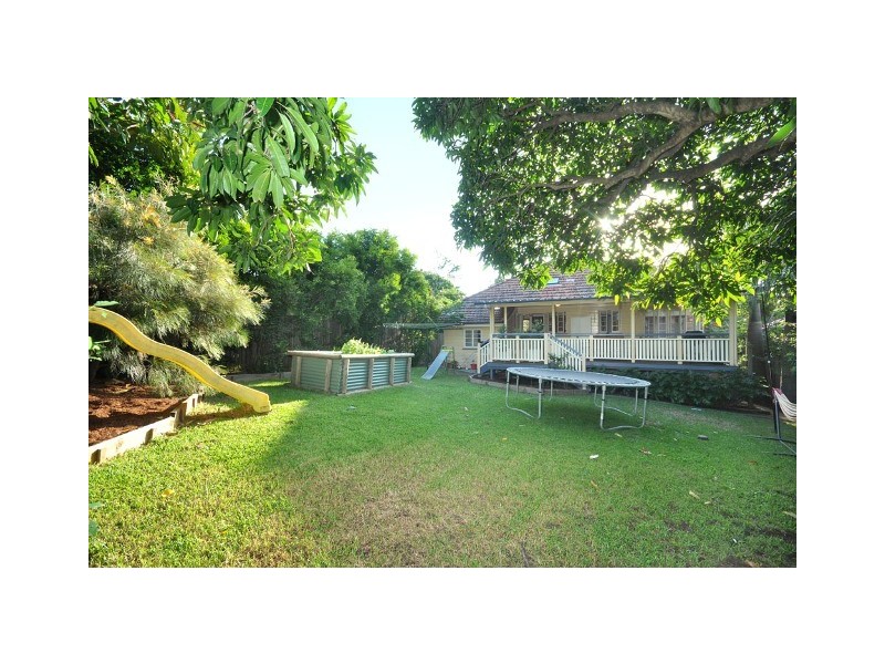 18  Weal Avenue, Tarragindi QLD 4121