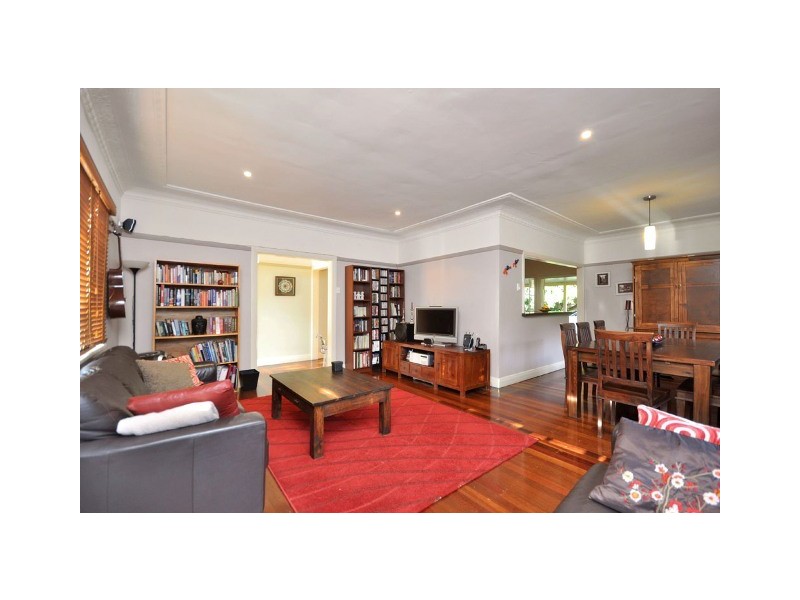 18  Weal Avenue, Tarragindi QLD 4121