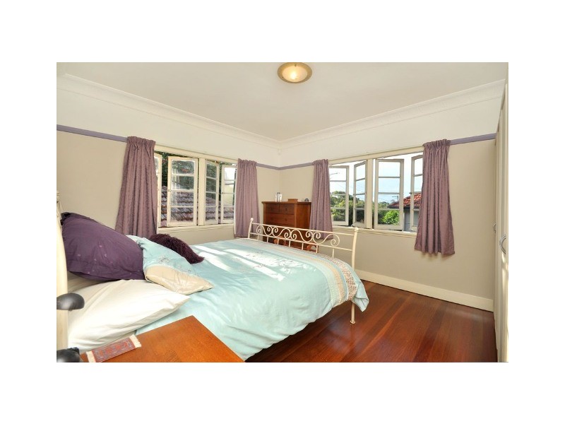 18  Weal Avenue, Tarragindi QLD 4121