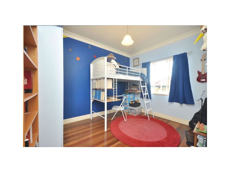 18  Weal Avenue, Tarragindi QLD 4121