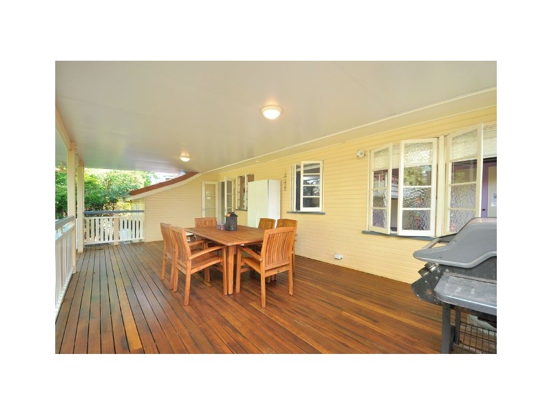 18  Weal Avenue, Tarragindi QLD 4121