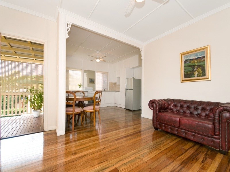 32 Lancelot Street, Tennyson QLD 4105