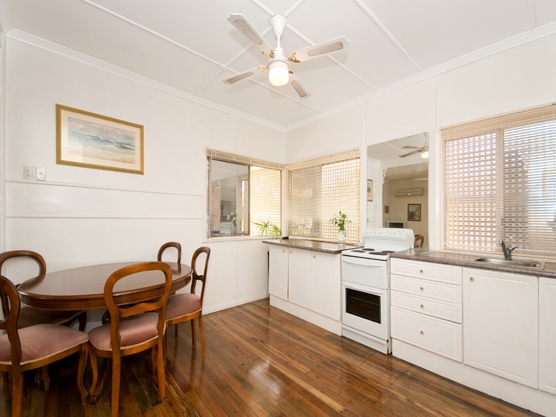 32 Lancelot Street, Tennyson QLD 4105