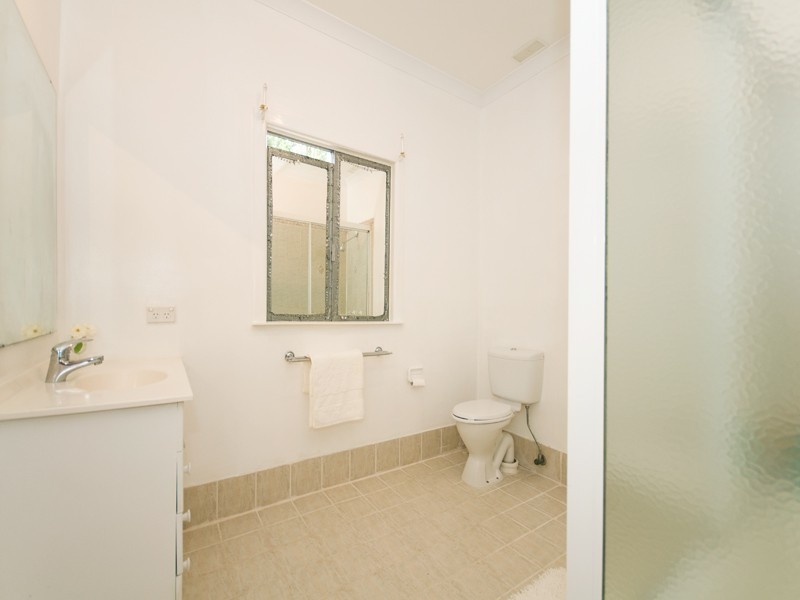 32 Lancelot Street, Tennyson QLD 4105