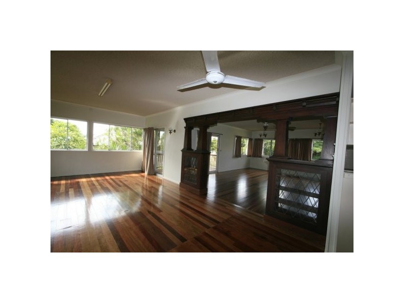 21 Weal Avenue, Tarragindi QLD 4121