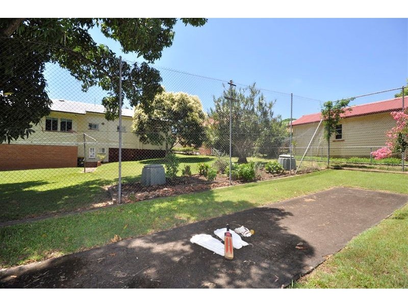 21 Weal Avenue, Tarragindi QLD 4121